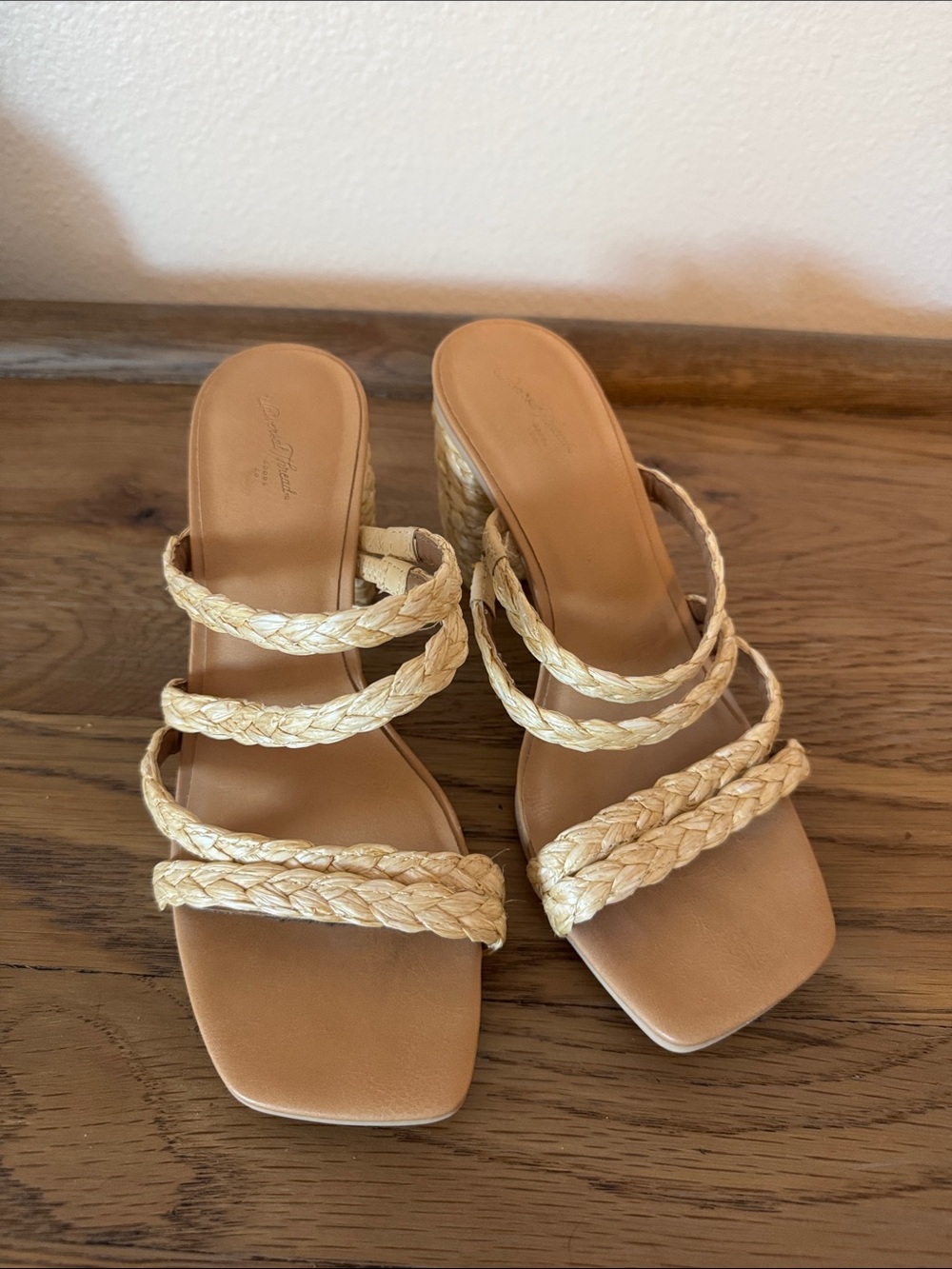 Universal Thread Woven Strappy Slide Sandals in Natural size 7